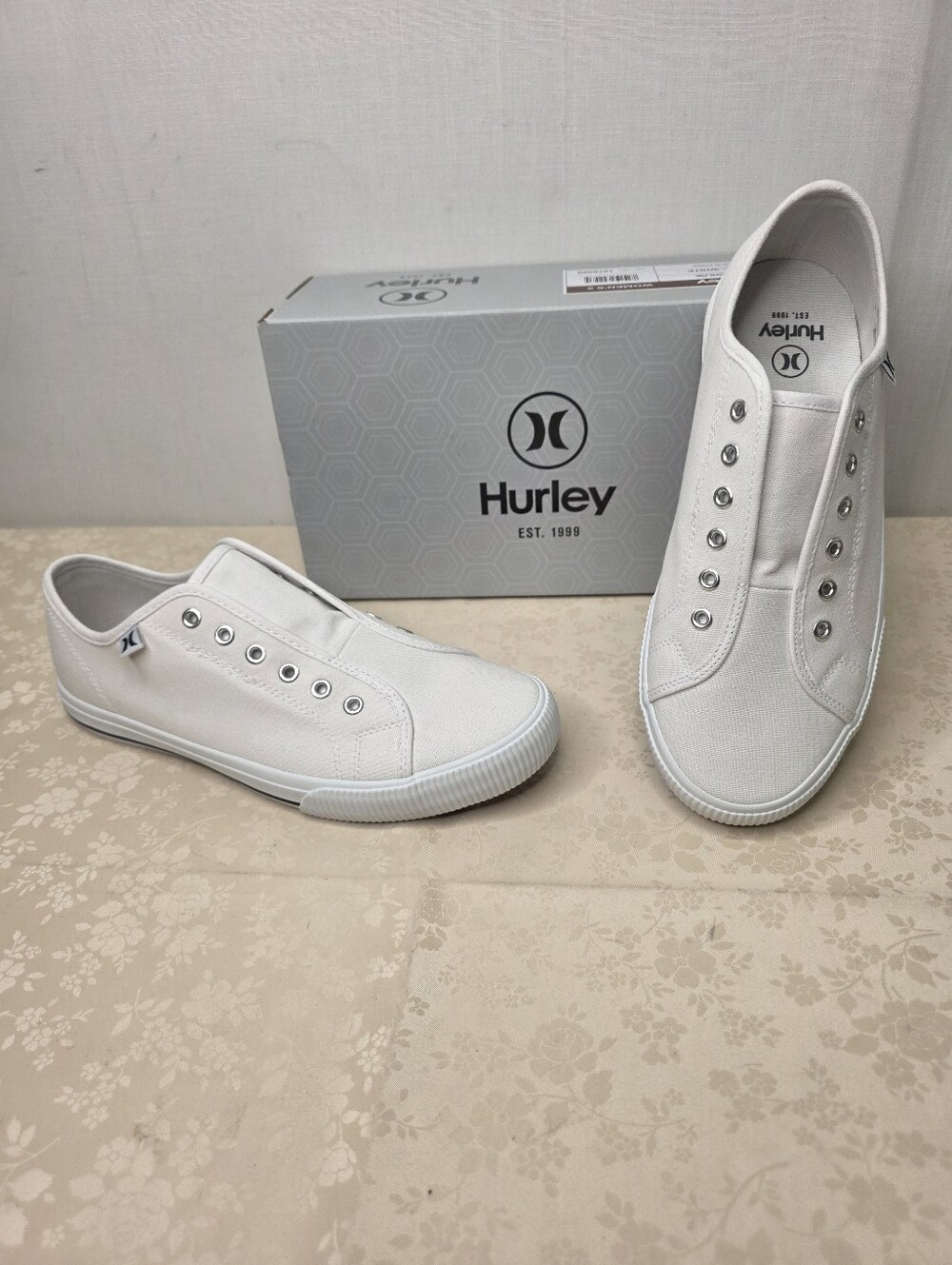 Hurley Chloe White Canvas Slip On Laceless Sneakers Women’s Size 9 NIB